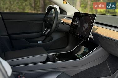 Седан Tesla Model 3 2019 в Житомирі