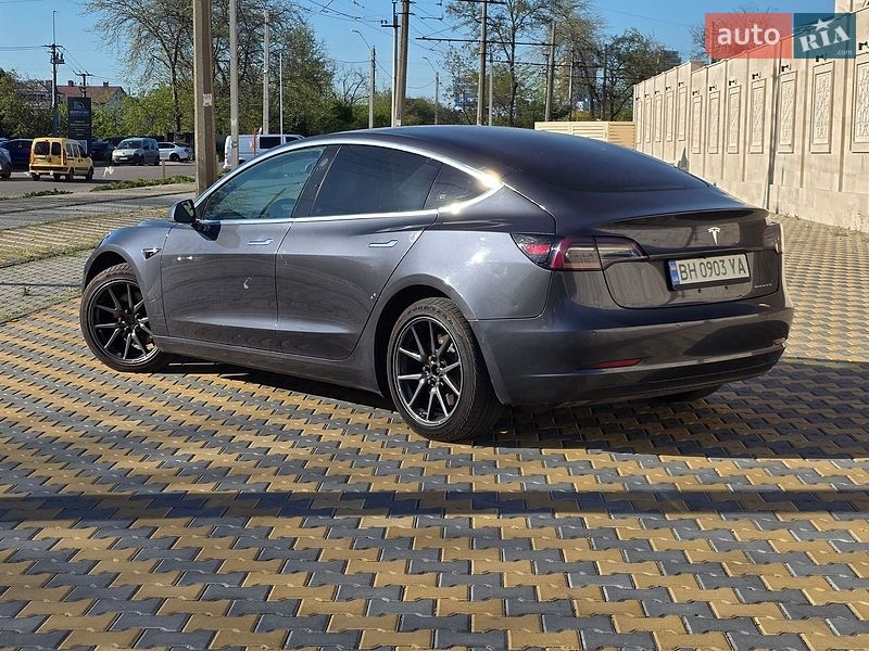 Седан Tesla Model 3 2018 в Одессе