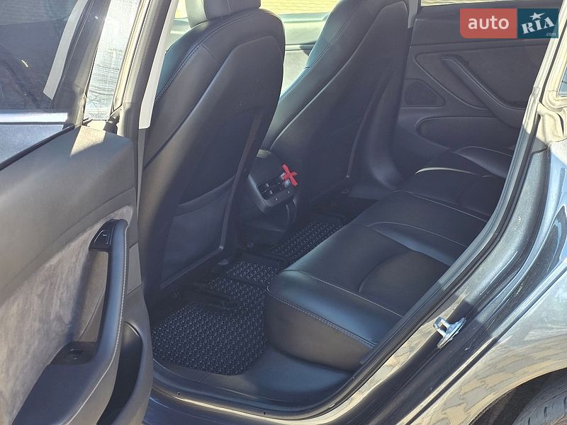Седан Tesla Model 3 2018 в Одессе