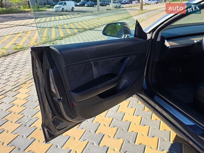 Седан Tesla Model 3 2018 в Одессе