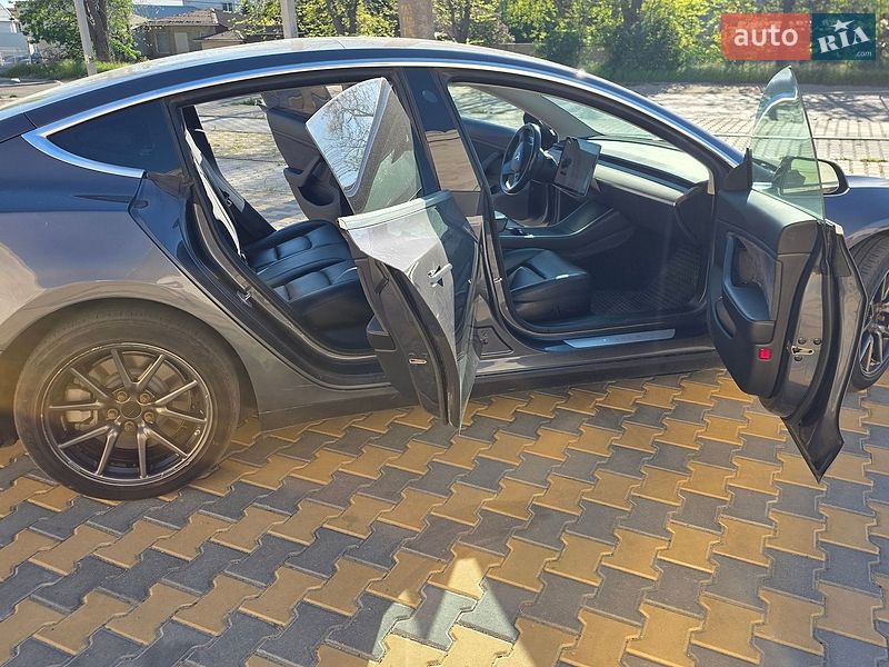 Седан Tesla Model 3 2018 в Одессе