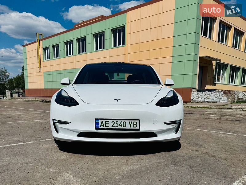 Седан Tesla Model 3 2021 в Верхньодніпровську