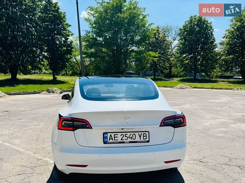 Седан Tesla Model 3 2021 в Верхньодніпровську