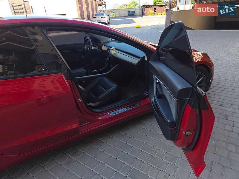 Седан Tesla Model 3 2019 в Одессе