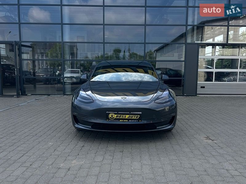 Седан Tesla Model 3 2018 в Івано-Франківську