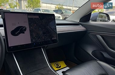 Седан Tesla Model 3 2018 в Івано-Франківську