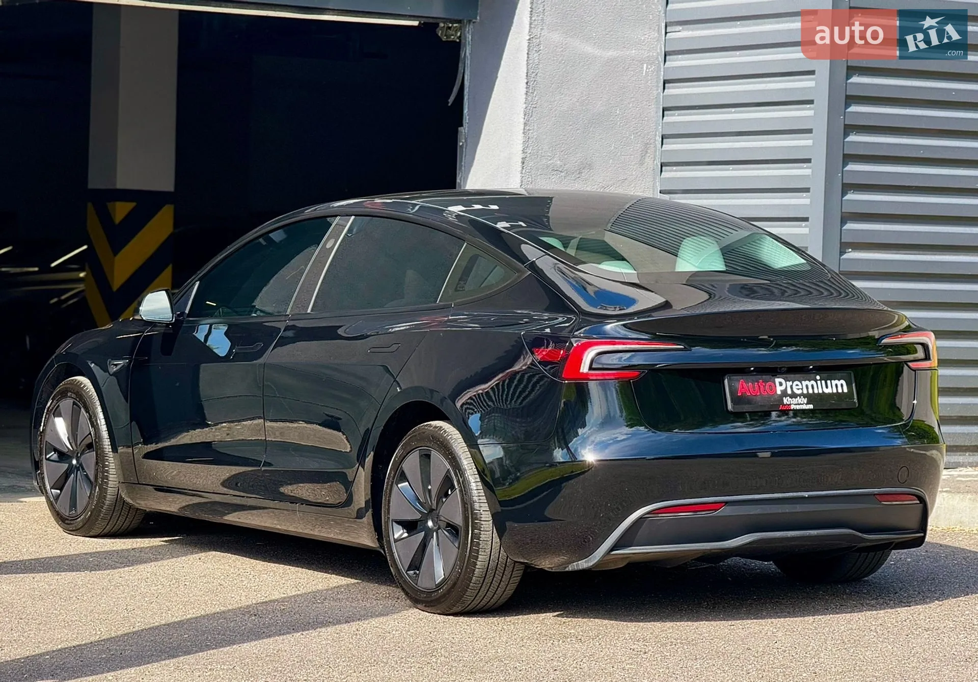 2025 Tesla Model 3 - мініатюра 7