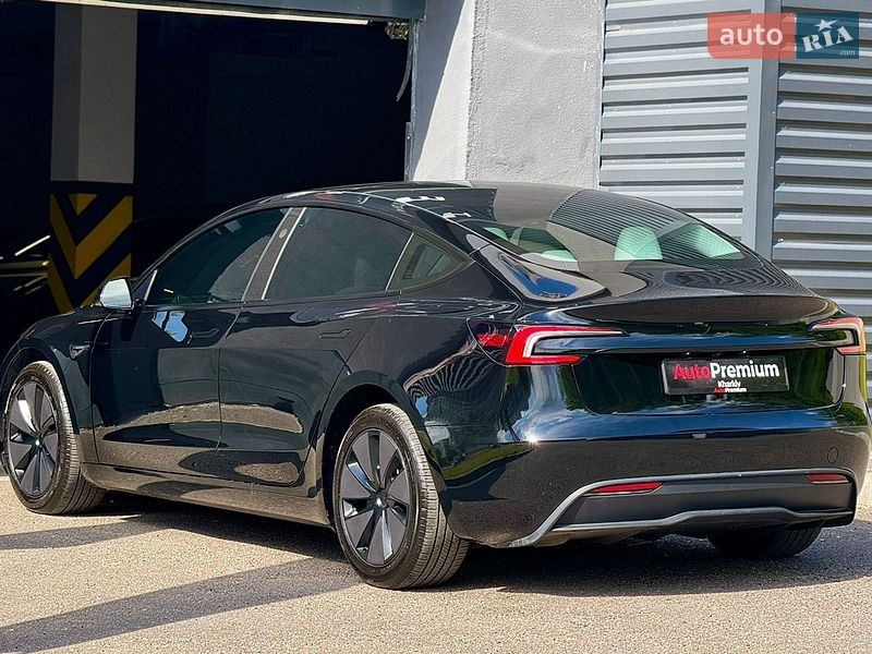 Седан Tesla Model 3 2025 в Харькове