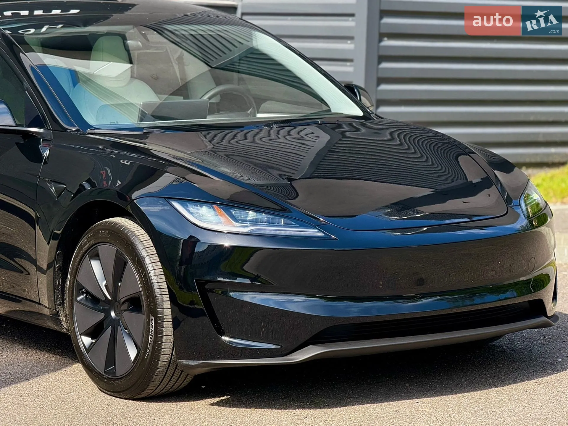 2025 Tesla Model 3 - мініатюра 13