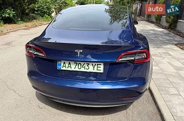 Седан Tesla Model 3 2022 в Києві