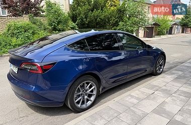Седан Tesla Model 3 2022 в Києві
