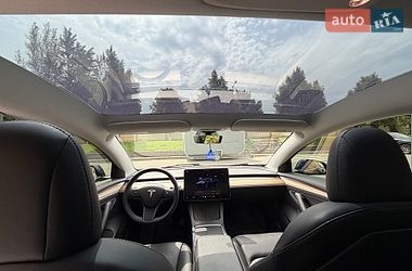 Седан Tesla Model 3 2022 в Києві