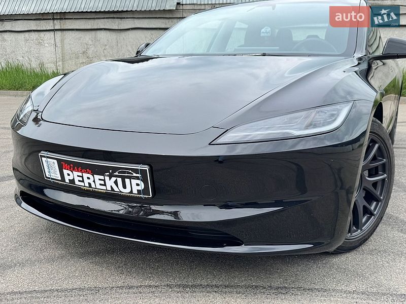 Седан Tesla Model 3 2024 в Киеве
