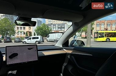 Седан Tesla Model 3 2022 в Львове