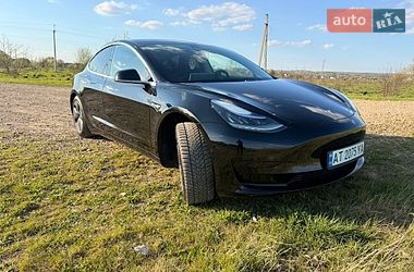 Седан Tesla Model 3 2019 в Калуше