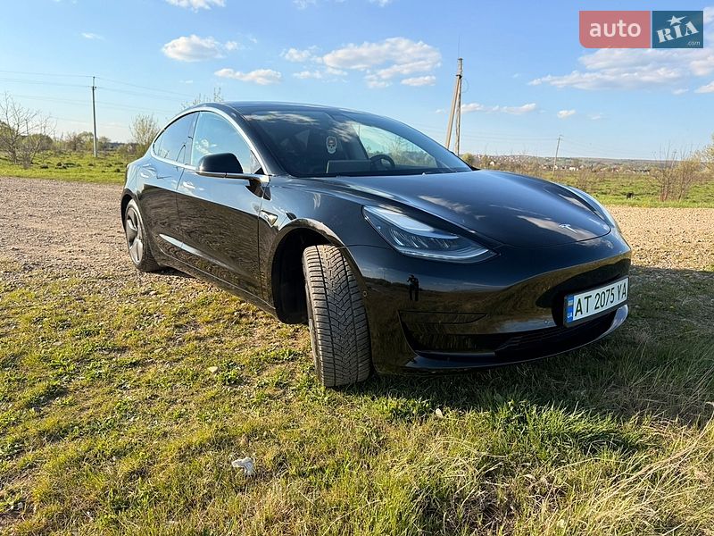 Седан Tesla Model 3 2019 в Калуше