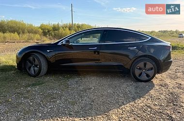 Седан Tesla Model 3 2019 в Калуше