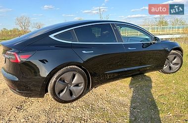 Седан Tesla Model 3 2019 в Калуше
