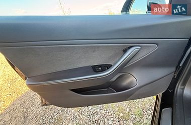 Седан Tesla Model 3 2019 в Калуше