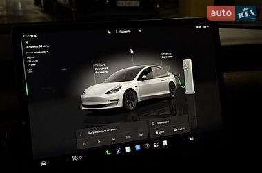 Седан Tesla Model 3 2022 в Києві
