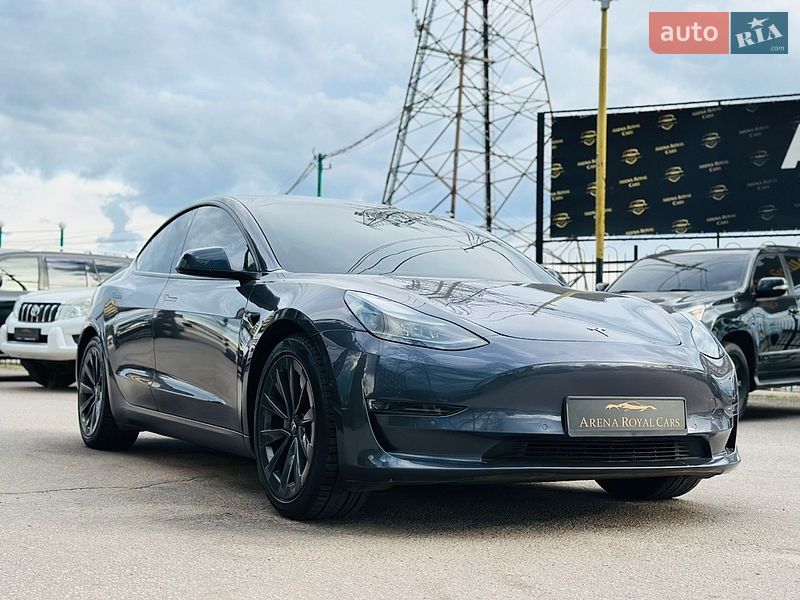 Седан Tesla Model 3 2022 в Харкові