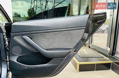 Седан Tesla Model 3 2022 в Харкові