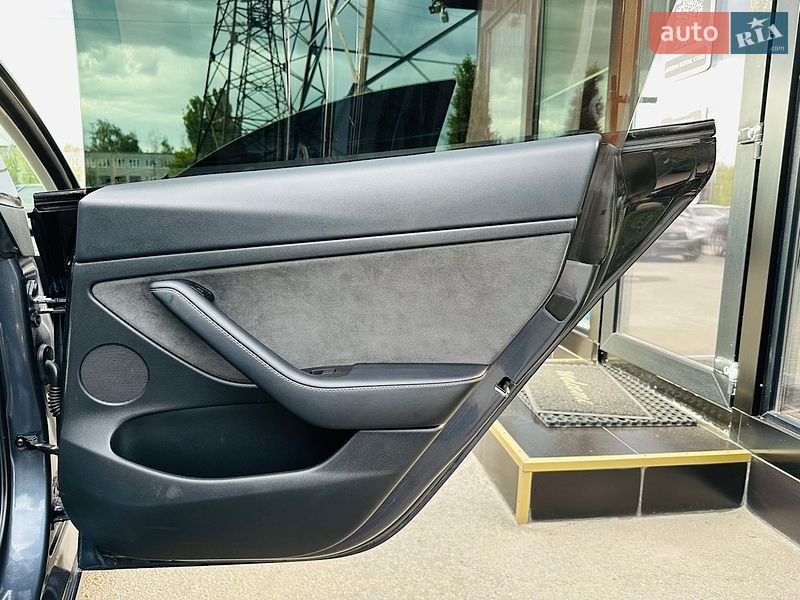 Седан Tesla Model 3 2022 в Харкові