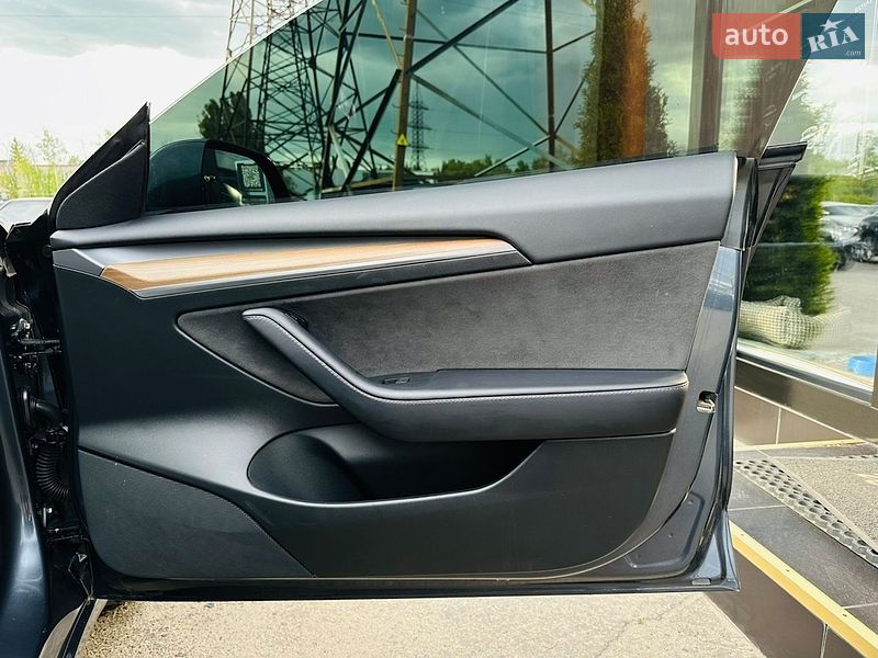 Седан Tesla Model 3 2022 в Харкові