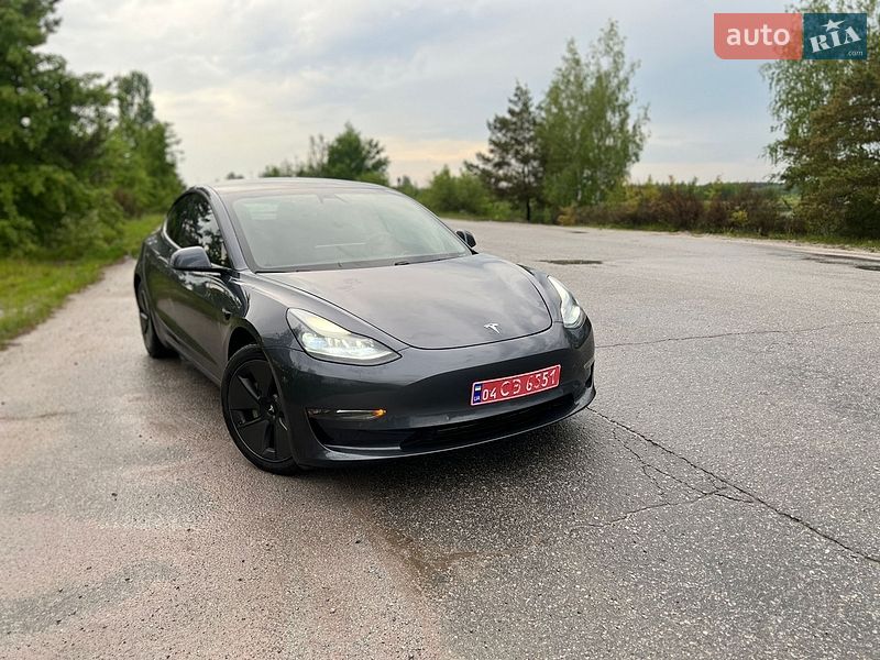 Седан Tesla Model 3 2021 в Калиновке