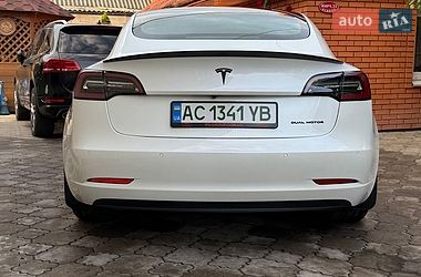 Седан Tesla Model 3 2022 в Луцке