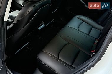 Седан Tesla Model 3 2022 в Луцке
