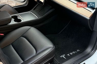 Седан Tesla Model 3 2022 в Луцке