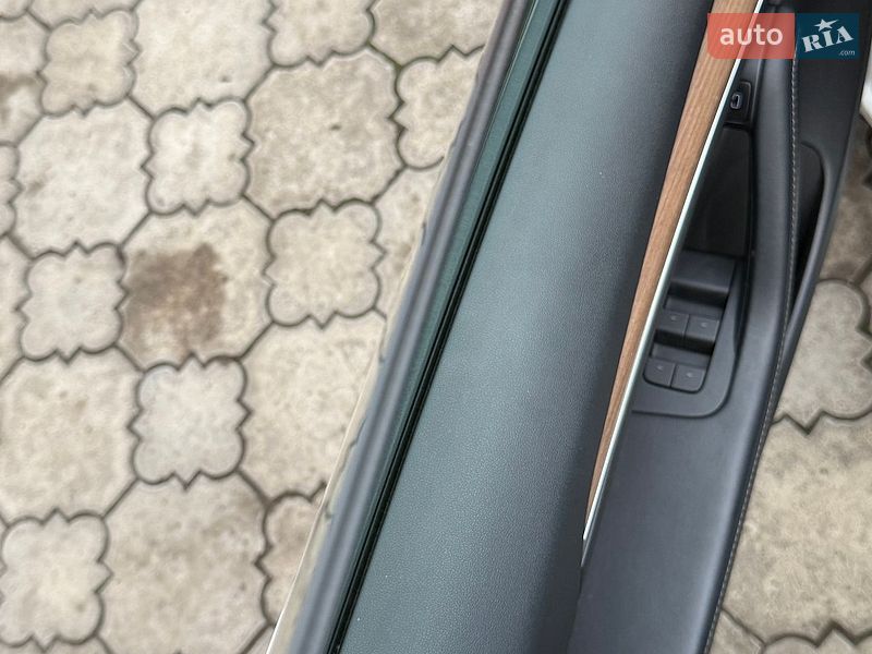 Седан Tesla Model 3 2022 в Луцке