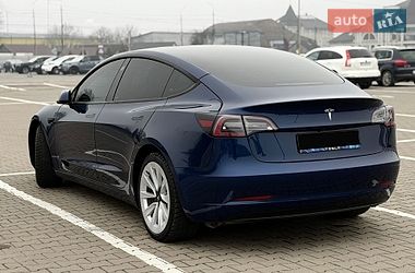 Седан Tesla Model 3 2022 в Черновцах