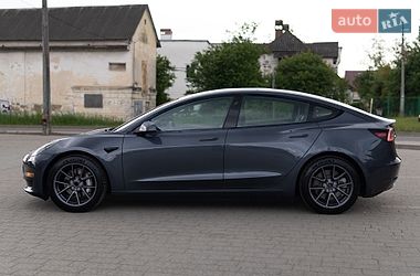 Седан Tesla Model 3 2022 в Дрогобыче