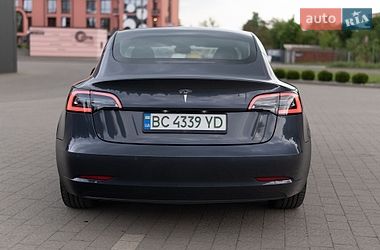 Седан Tesla Model 3 2022 в Дрогобыче