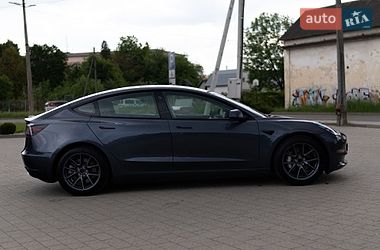 Седан Tesla Model 3 2022 в Дрогобыче
