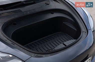Седан Tesla Model 3 2022 в Дрогобыче