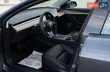 Седан Tesla Model 3 2022 в Дрогобыче