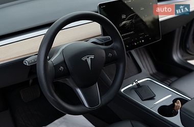 Седан Tesla Model 3 2022 в Дрогобыче