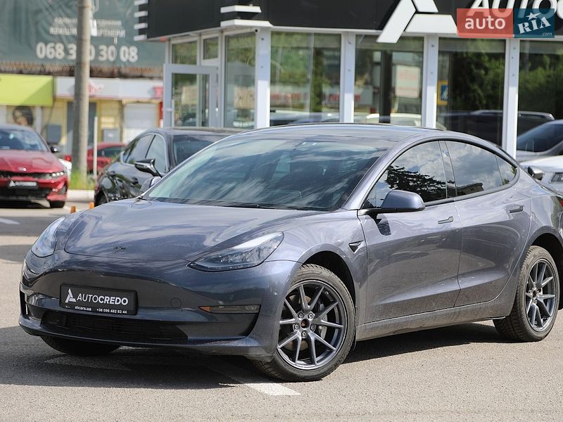 Tesla Model 3 2023