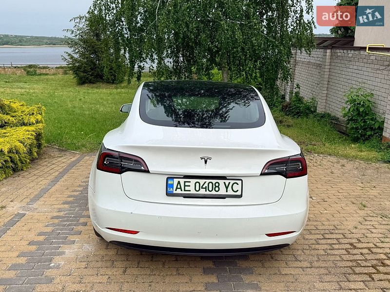 Седан Tesla Model 3 2022 в Дніпрі