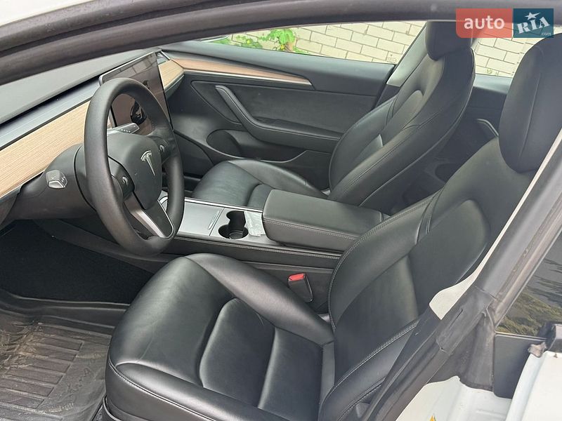 Седан Tesla Model 3 2022 в Дніпрі
