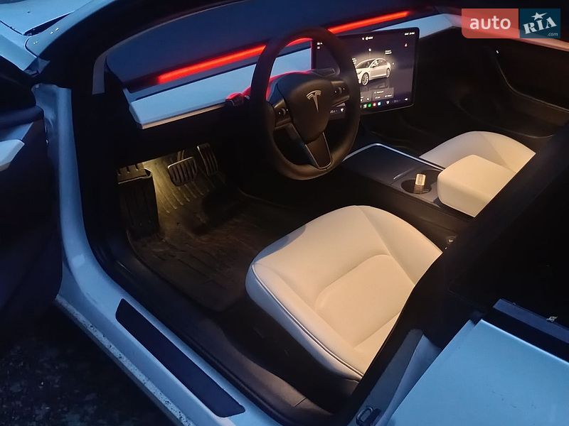 Tesla Model 3 2022