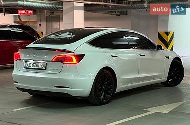 Седан Tesla Model 3 2020 в Львові