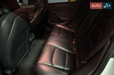 Седан Tesla Model 3 2020 в Львові