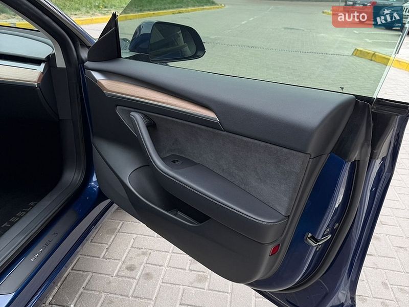 Седан Tesla Model 3 2023 в Львові фото 19 Седан Tesla Model 3 2023 в Львові