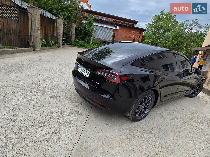 Седан Tesla Model 3 2019 в Ивано-Франковске