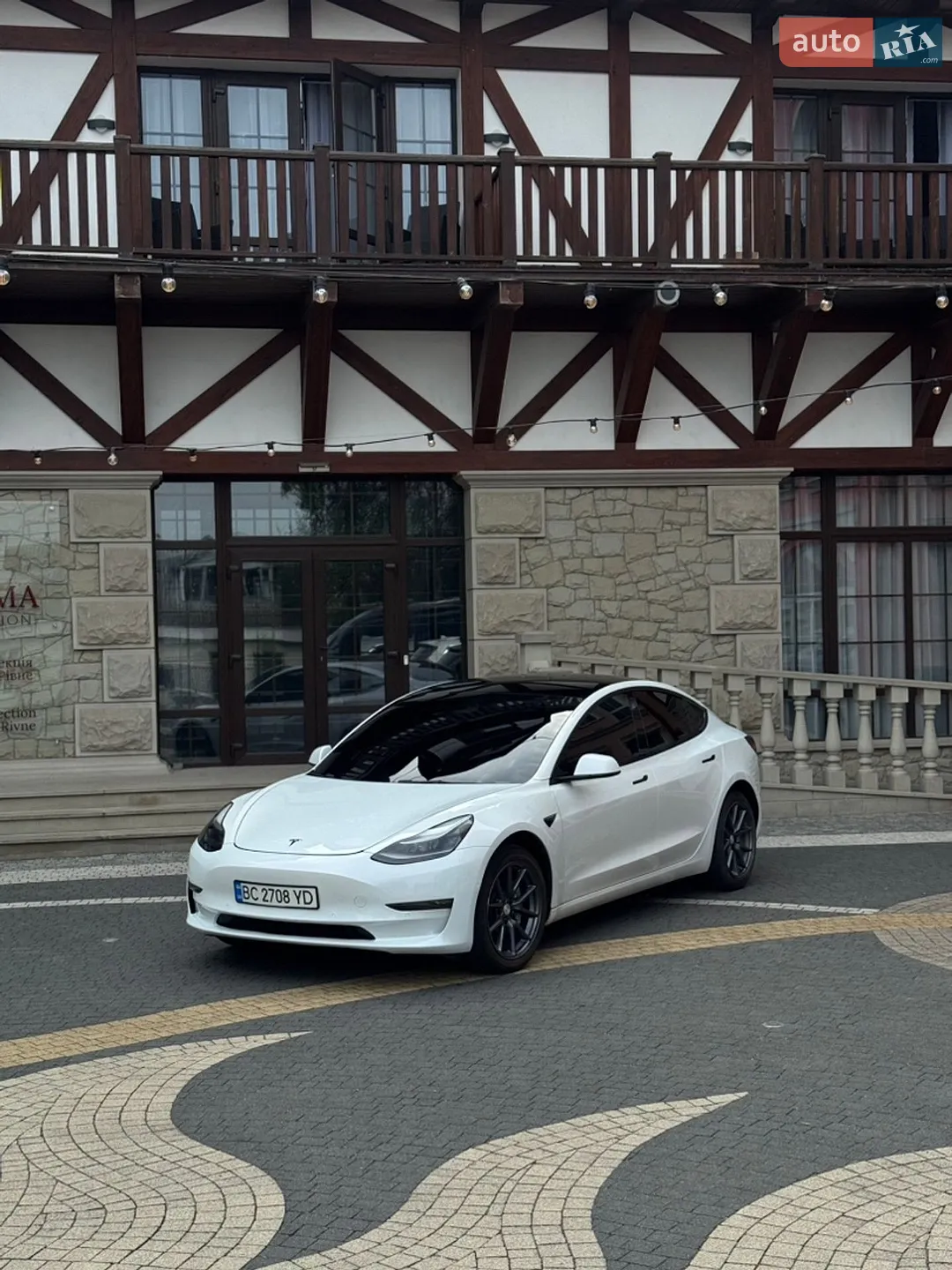 2022 Tesla Model 3 - фото 1