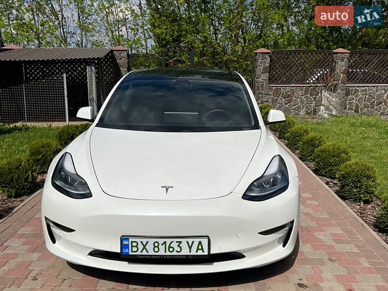 Седан Tesla Model 3 2021 в Хмельницькому